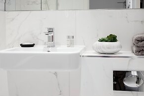 Elliot Oliver - Cosy 2 Bedroom Town Centre Apartment