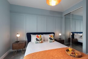 Elliot Oliver - Cosy 2 Bedroom Town Centre Apartment