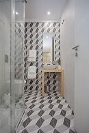 Liiiving - Charming Downtown Delight II