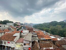 Spacious And Serene Studio Room Apartment At Jarrdin Cihampelas