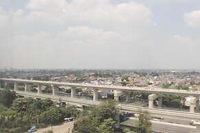 Cozy Studio At Gateway Park Lrt City Bekasi Apartment