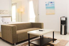 Cozy Studio At Azalea Suites Apartment