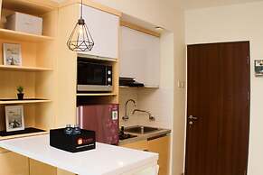 Cozy And Warm Studio At Grand Kamala Lagoon Apartment