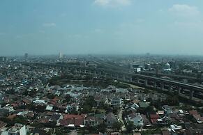 Cozy And Warm Studio At Grand Kamala Lagoon Apartment
