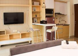 Cozy And Warm Studio At Grand Kamala Lagoon Apartment