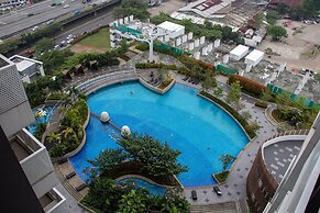 Scenic And Comfortable Studio At West Vista Apartment