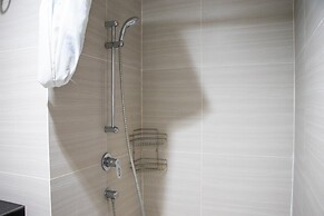 Scenic And Comfortable Studio At West Vista Apartment