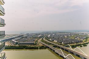 Fancy And Nice Studio Apartment At Gold Coast