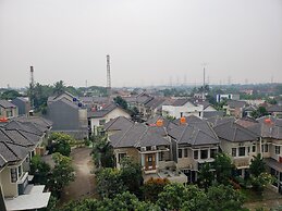 Warm And Cozy Studio At Cinere Resort Apartment