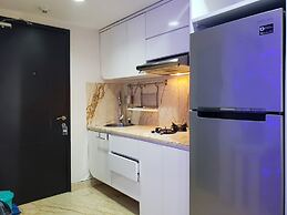Nice And Comfort 2Br At Belmont Residence Puri Apartment