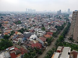 Nice And Comfort 2Br At Belmont Residence Puri Apartment