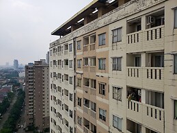 Nice And Comfort 2Br At Belmont Residence Puri Apartment