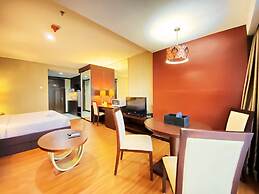 Fancy And Nice Studio At El Royale Apartment