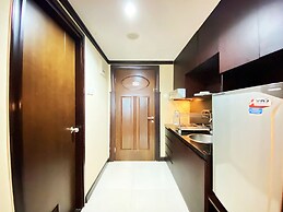 Fancy And Nice Studio At El Royale Apartment
