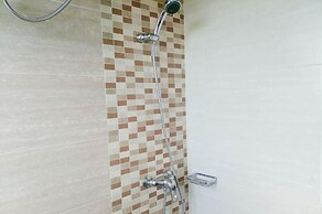 Comfort And Minimalist 1Br At Student Castle Yogyakarta Apartment