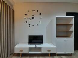 Elegant And Spacious 1Br At Patraland Amarta Apartment