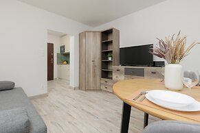 Apartment Warsaw 1 Sierpnia by Renters