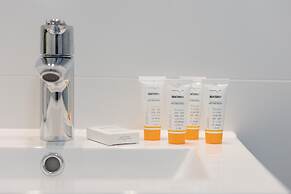 Apartment Warsaw 1 Sierpnia by Renters