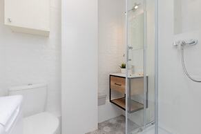 Apartment Warsaw 1 Sierpnia by Renters