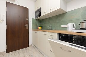 Apartment Warsaw 1 Sierpnia by Renters