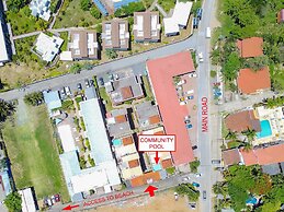 Gecko Getaway 2 Bedroom Condo by RedAwning
