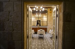 Senglea Suites