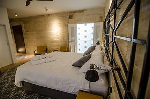 Senglea Suites