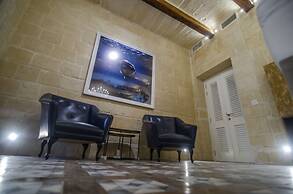 Senglea Suites