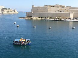 Senglea Suites