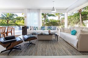 Casa da Árvore - com piscina privativa em Pipa por Carpediem