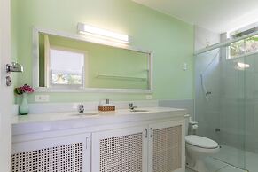 Casa da Árvore - com piscina privativa em Pipa por Carpediem