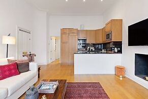 JOIVY Elegant 1-Bed Flat In Bayswater