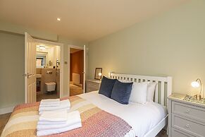JOIVY Stylish 2 Bed Flat In Notting Hill