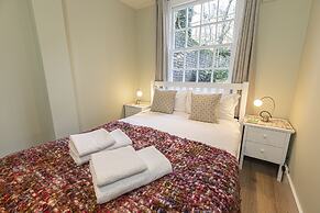 JOIVY Stylish 2 Bed Flat In Notting Hill