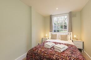 JOIVY Stylish 2 Bed Flat In Notting Hill