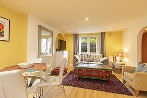 JOIVY Stylish 2 Bed Flat In Notting Hill