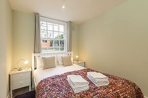 JOIVY Stylish 2 Bed Flat In Notting Hill
