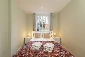 JOIVY Stylish 2 Bed Flat In Notting Hill