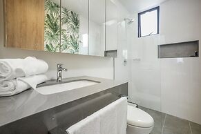 Apartment Go Living & Suites by HOUSY HOST