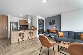 Apartment Go Living & Suites by HOUSY HOST