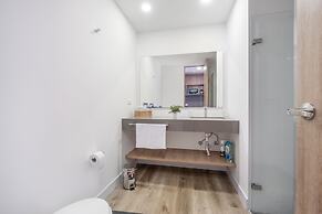 Apartment Go Living & Suites by HOUSY HOST