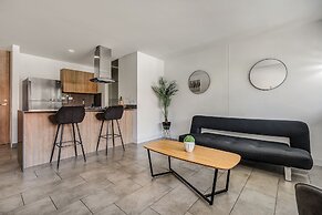 Apartment Go Living & Suites by HOUSY HOST