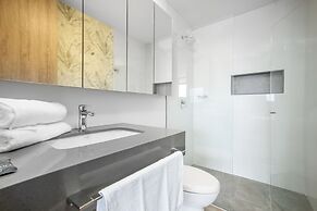 Apartment Go Living & Suites by HOUSY HOST