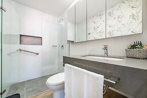 Apartment Go Living & Suites by HOUSY HOST