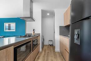 Apartment Go Living & Suites by HOUSY HOST