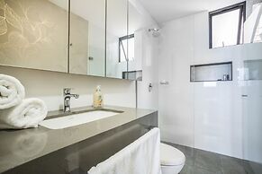 Apartment Go Living & Suites by HOUSY HOST