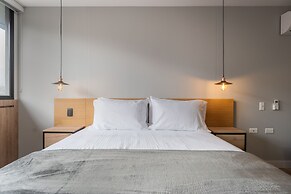 Apartment Go Living & Suites by HOUSY HOST