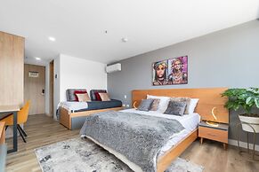 Apartment Go Living & Suites by HOUSY HOST