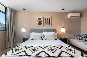 Apartment Go Living & Suites by HOUSY HOST