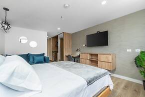 Apartment Go Living & Suites by HOUSY HOST